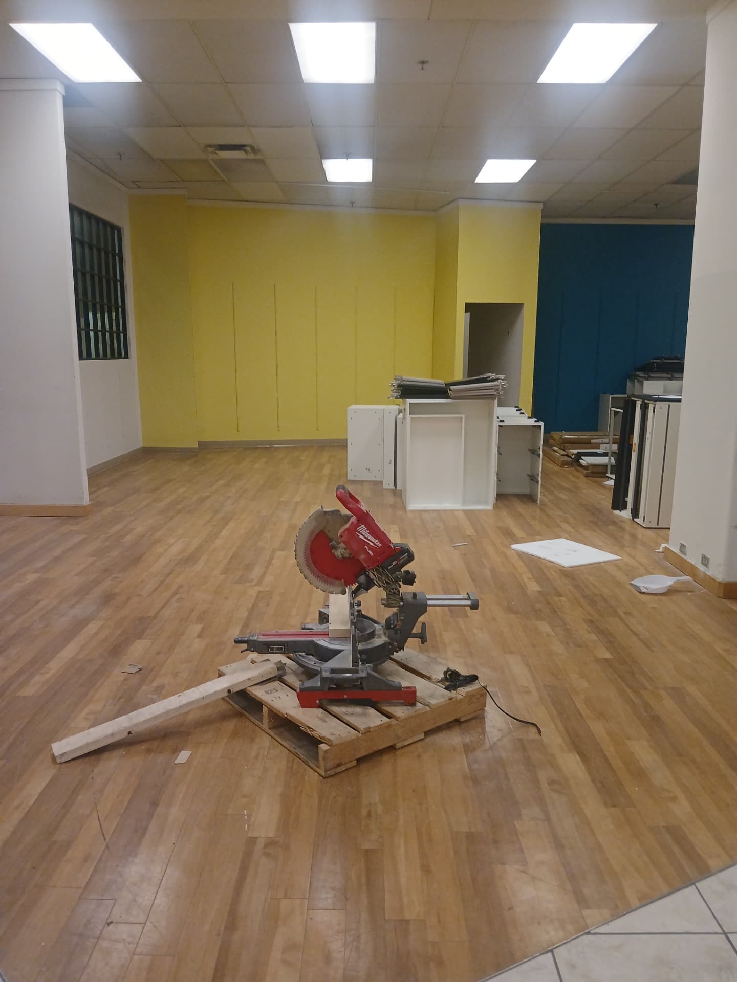Additional view of the cutting station and work area